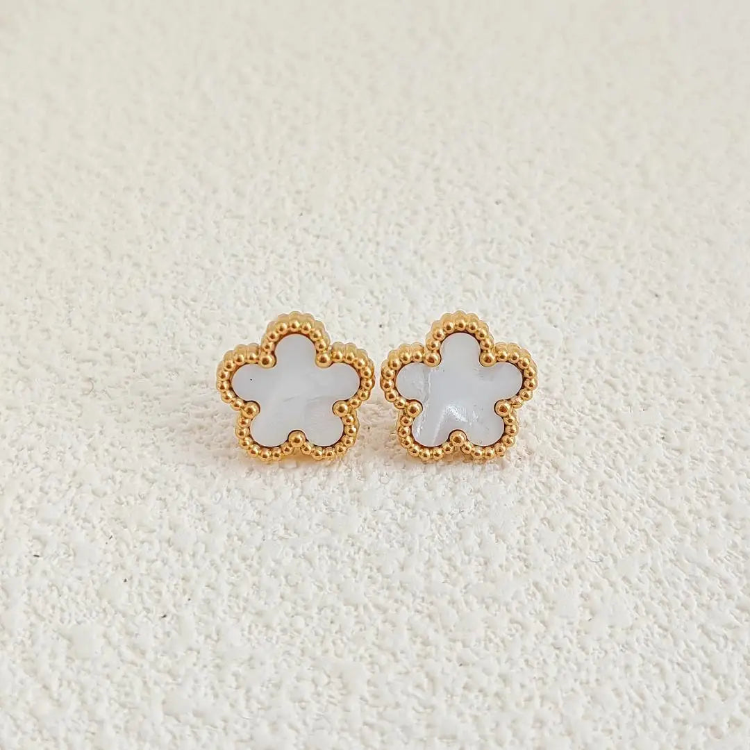 Five Leaf Necklace